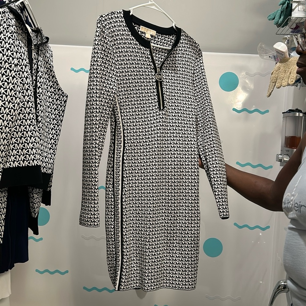 MK Long sleeve black and white logo dress size small